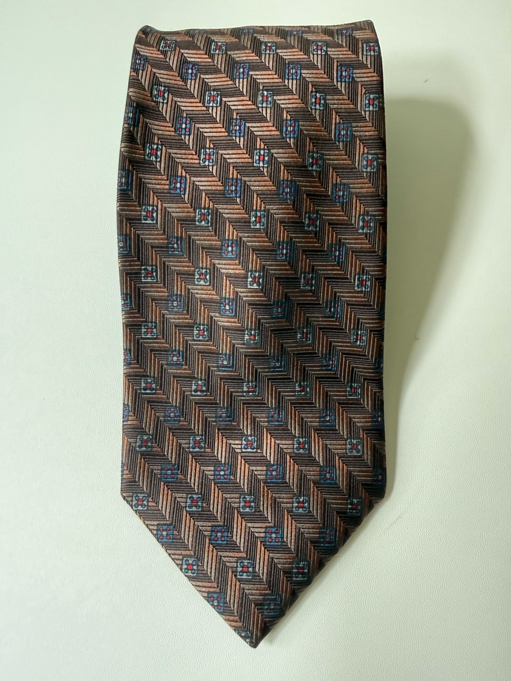 Brown Chevron Pattern Men's Tie - Unbranded